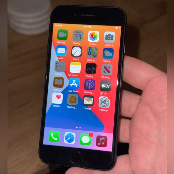 iPhone 7 32GB Works Perfect!